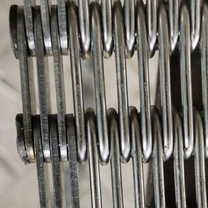Eye link conveyor belt